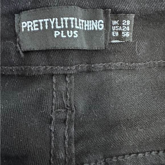 PrettyLittleThing Black Flared Jeans Pants - Picture 8 of 9